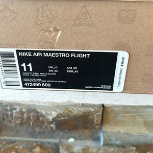 Nike air Maestro flight size 11. Color: red and black with a white check.